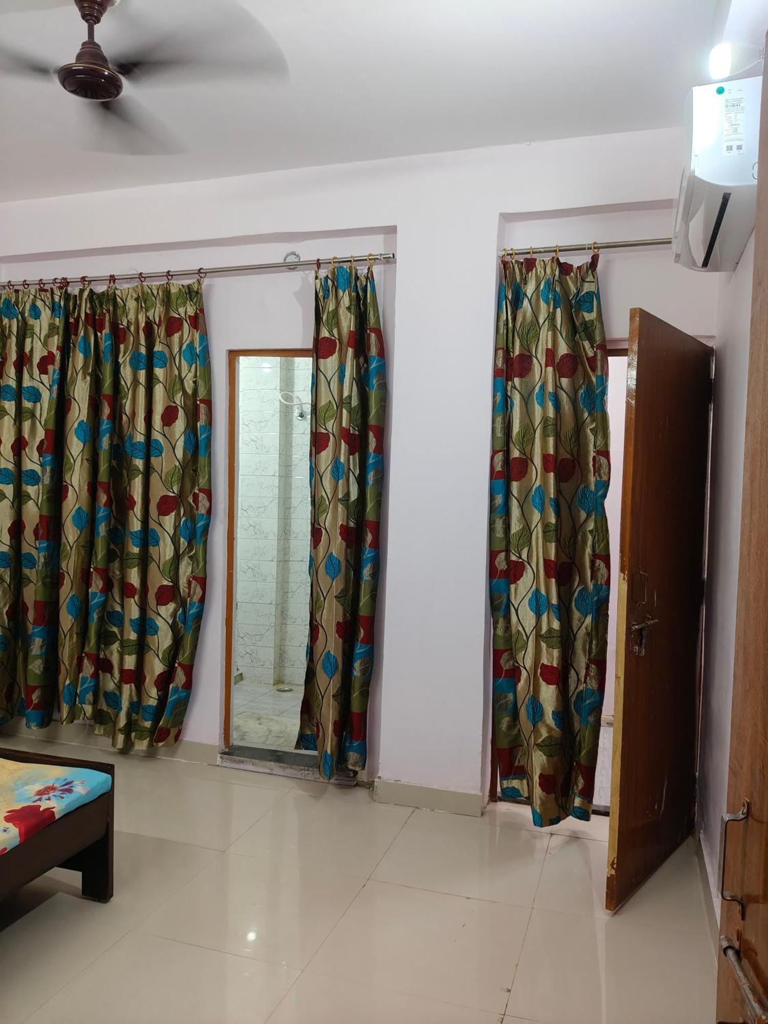 Sharda Homestay Ayodhya Exterior foto